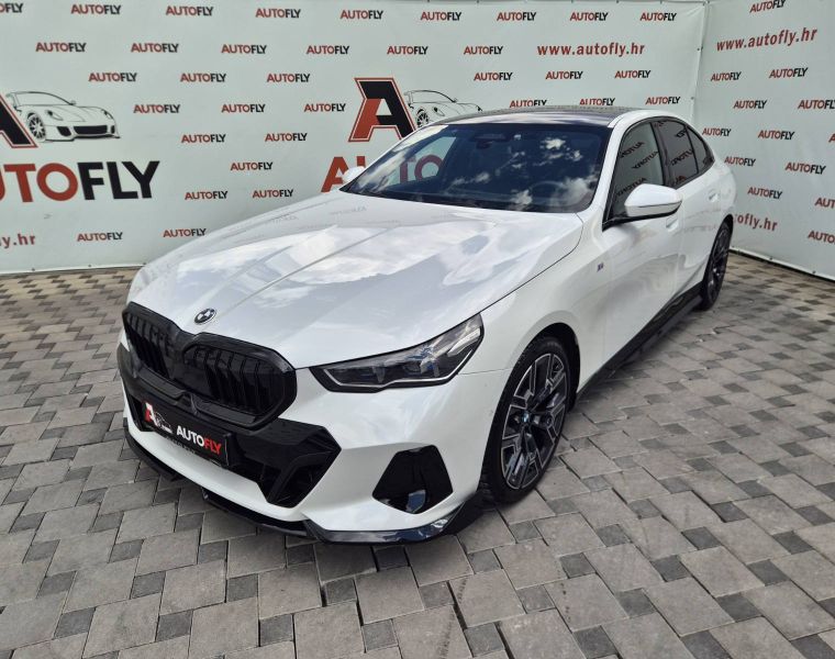 BMW serija 5 520i M-paket, Shadow, B&W, 360kam, ACC, Carbon, PDV, 20"