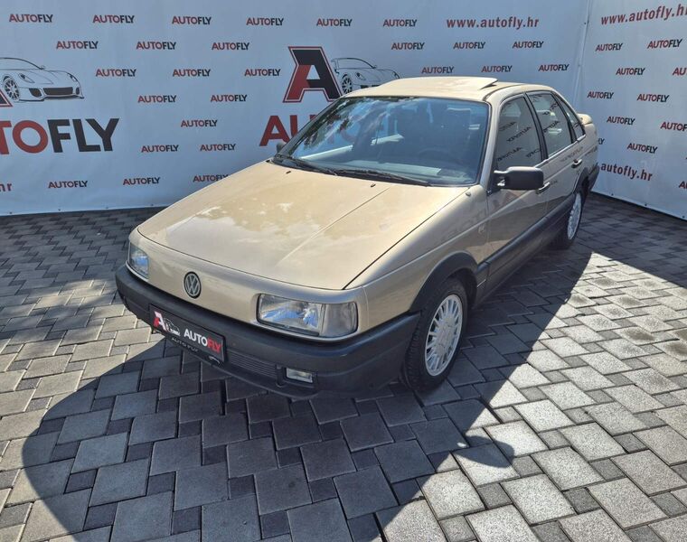 VW Passat GT, automatik, 1989god, tvorničko stanje, 133tkm,full oprema