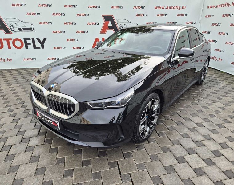 BMW serija 5 520d Luxury, Laser, 360kam, H/K, HeadUP, u PDV-u, 20"