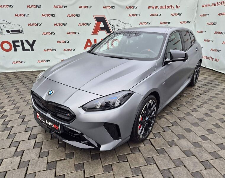 BMW serija 1 M135i PRO xDrive, Shadow, 360kam, HeadUP, H/K, 19"