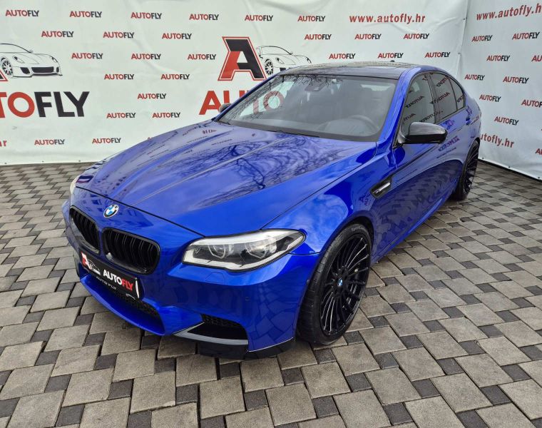 BMW M5, H/K, HeadUP, Softclose, Šiber, Kamera, Tempomat, KeylessGO, 21"