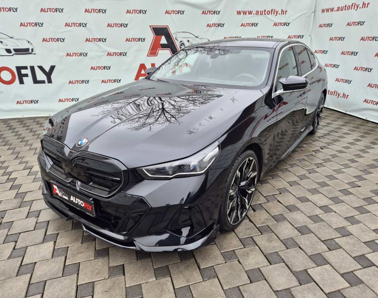 BMW serija 5 520d M-perfomance, LED, 360kam, H/K, HeadUP, u PDV-u, 21"