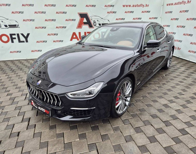 Maserati Ghibli 3.0 V6 S Q4 430ks GranLusso, HR auto, B&W, 360 kam,21"