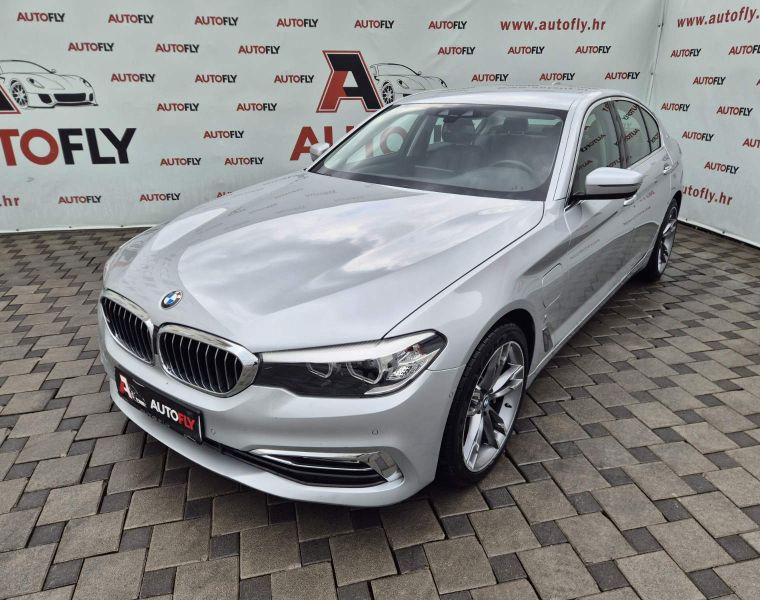 BMW serija 5 530e iPerformance, Kamera, Navigacija, Tempomat, Led, 19"