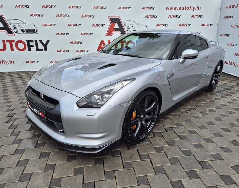 Nissan GT-R 3.8 Twin Turbo V6 Alpha 700