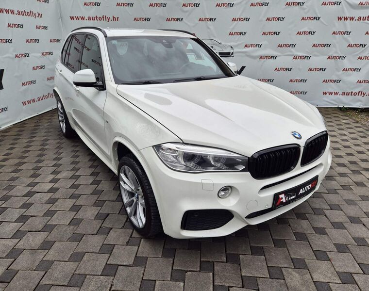BMW X5 xDrive30d M-paket, Tempomat, Led, Navigacija, PDC, Bixenon, 20"