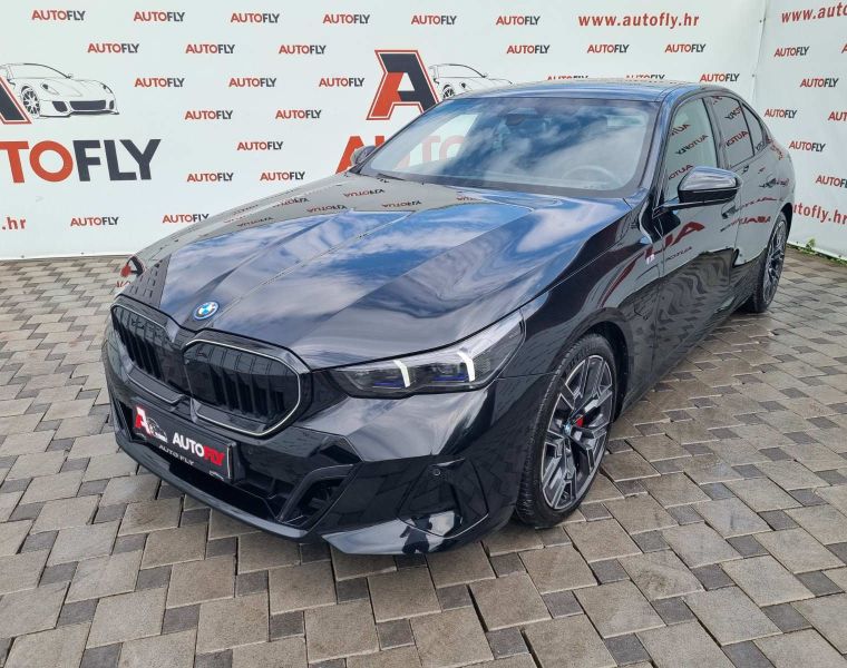 BMW serija 5 530e M-paket PRO, Shadow, 360kam, H/K, Iconic Grill, PDV